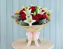 Букет цветов из:  Лилии и Розы в Кумертау