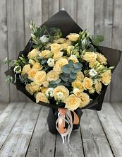 Букет цветов из:  Розы и Лизиантусы в Кумертау