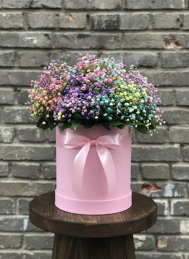 Цветочная композиция из Гипсофила и Розы в шляпной коробке в Кумертау