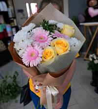 Букет цветов из:  Герберы, Розы и Хризантемы в Кумертау
