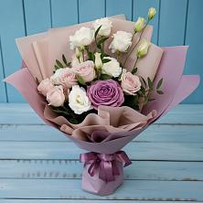 Букет цветов из:  Розы и Лизиантусы в Кумертау