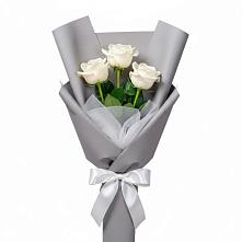 Букет 3 белые розы в Кумертау