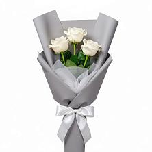 Букет 3 белые розы в Кумертау