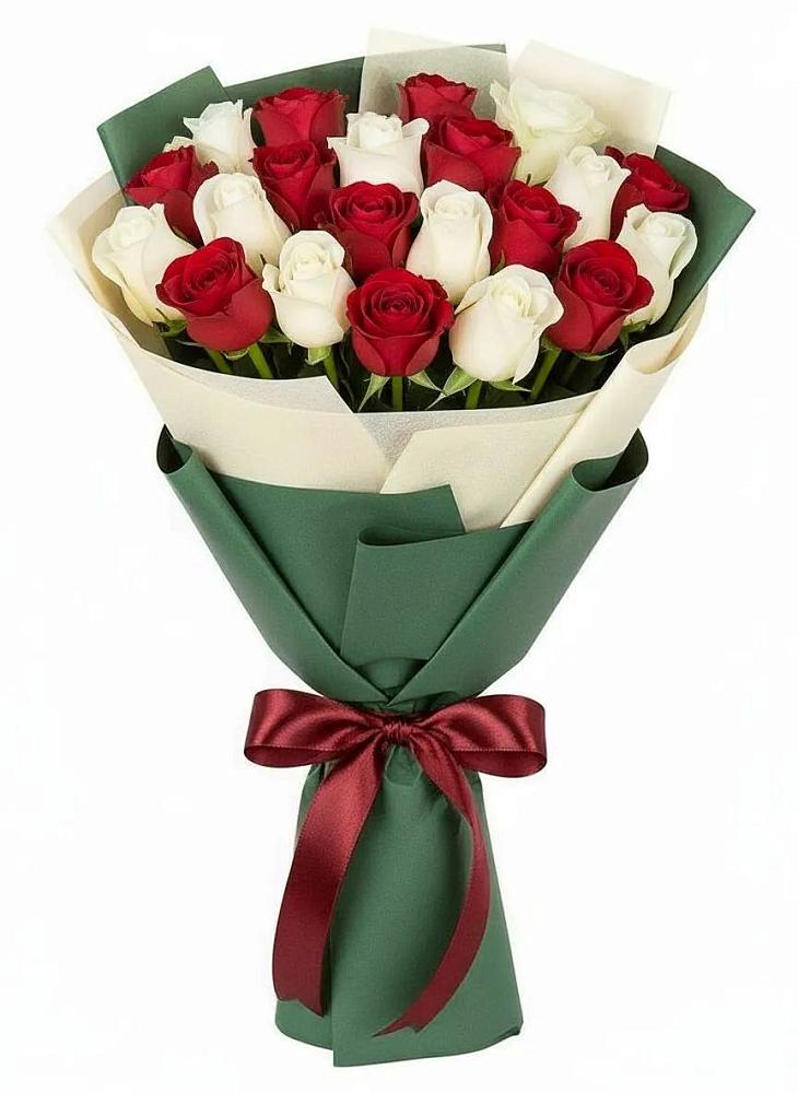 Букет Микс из красных и белых роз в Кумертау