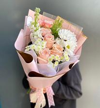 Букет цветов из:  Хризантемы и Розы в Кумертау