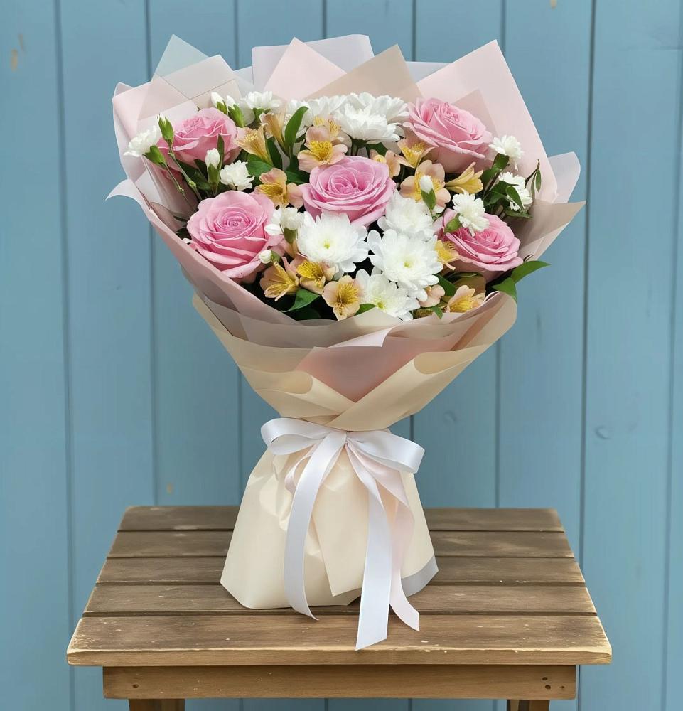 Букет цветов из: Гвоздики, Орхидеи и Розы в Кумертау