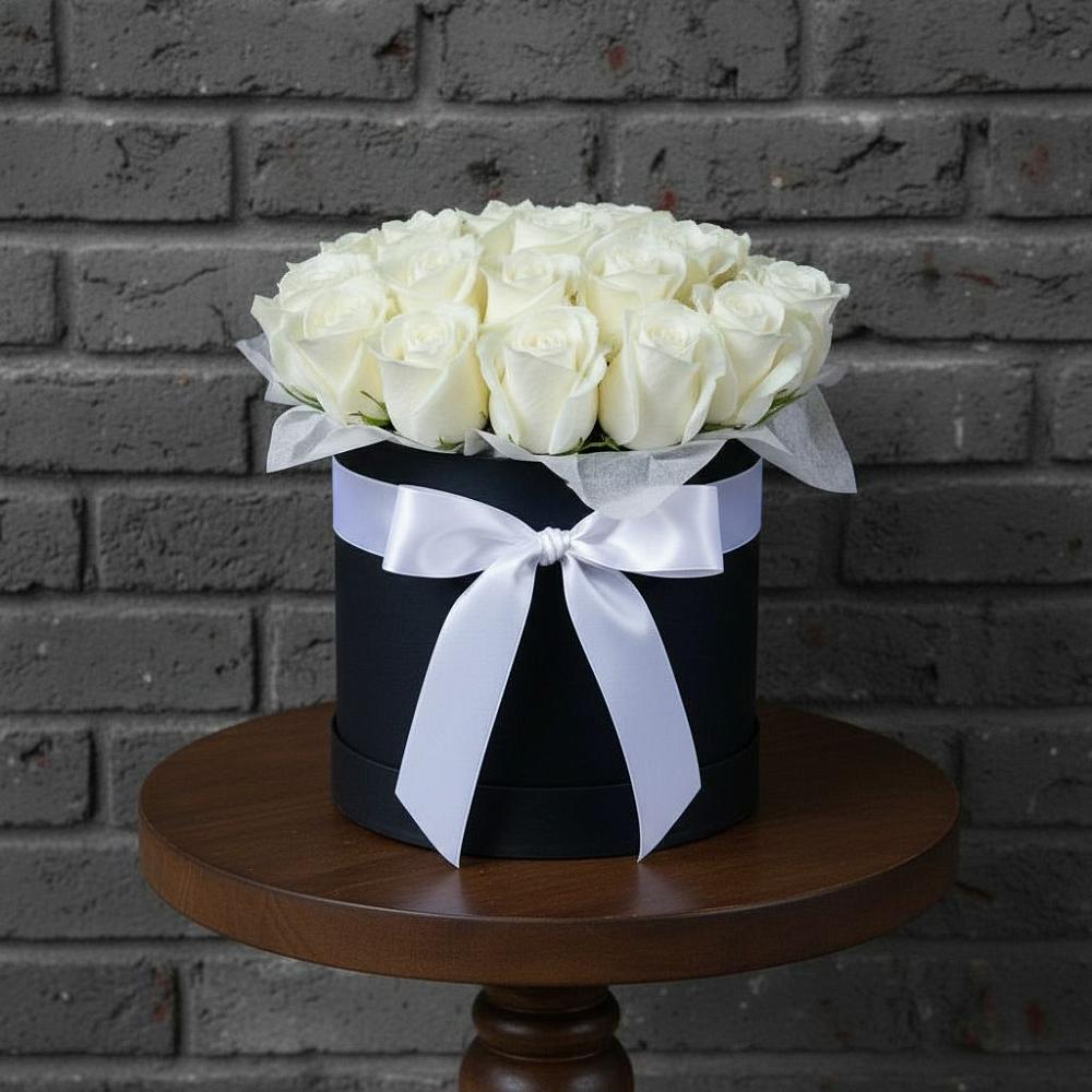 Цветочная композиция из Розы в шляпной коробке в Кумертау