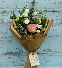Букет цветов из:  Розы и Лизиантусы в Кумертау